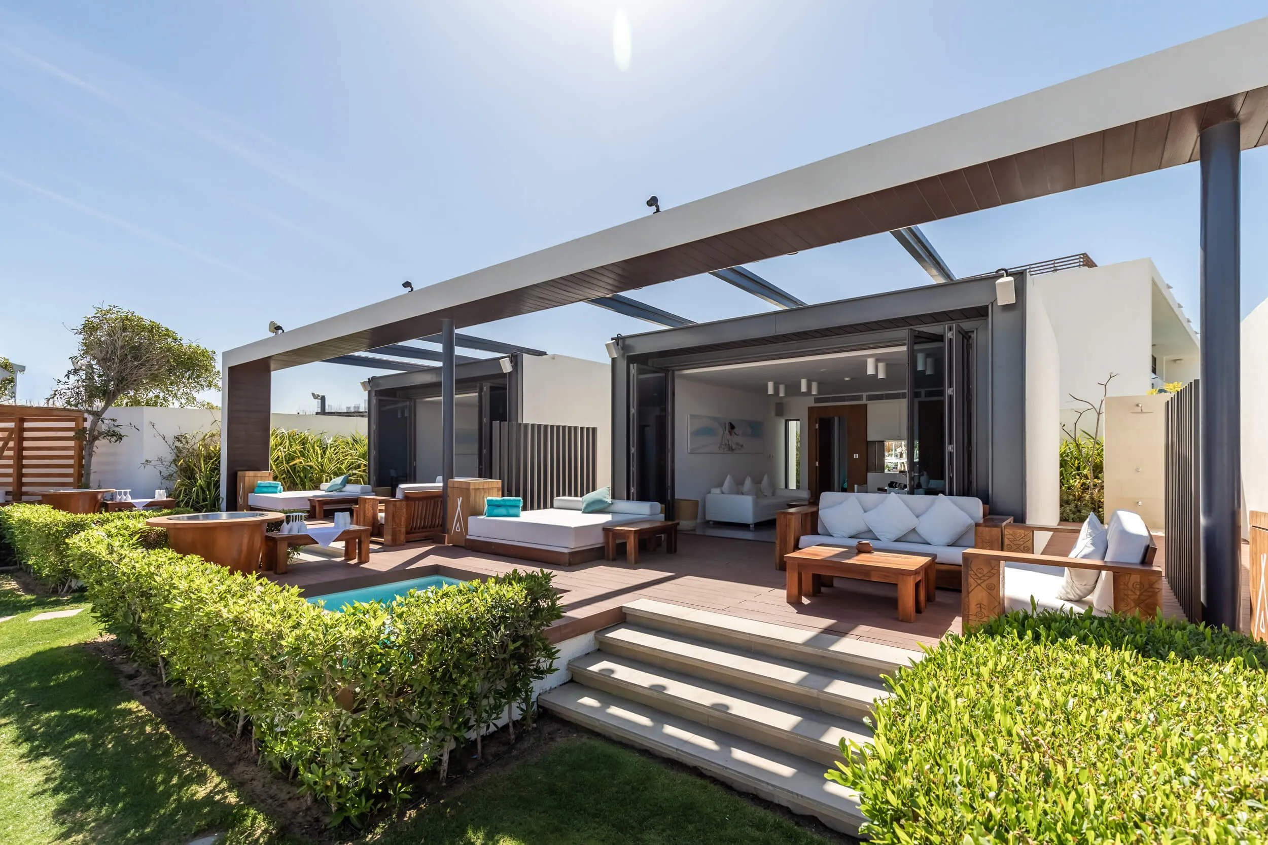 Outdoor & garden renovation in dubai
